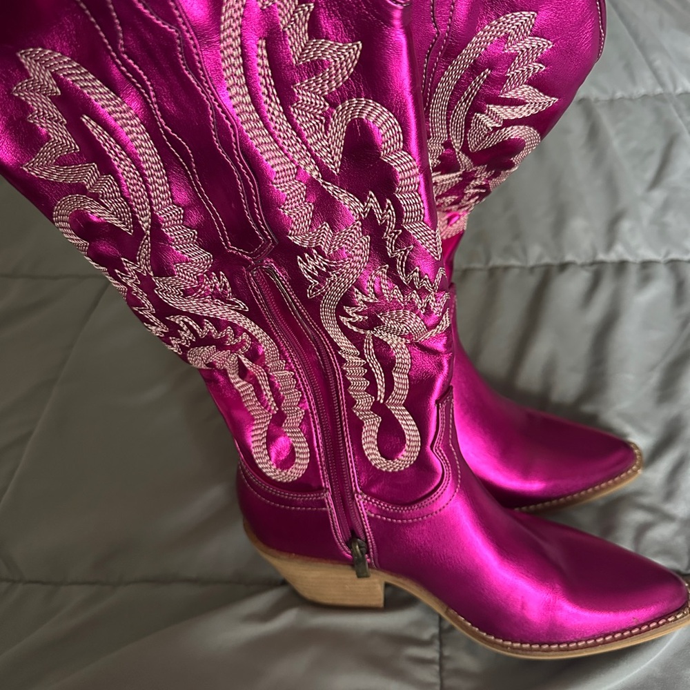 BEAST FASHION Fuchsia Embroidered Heeled Boots - Picture 2 of 6